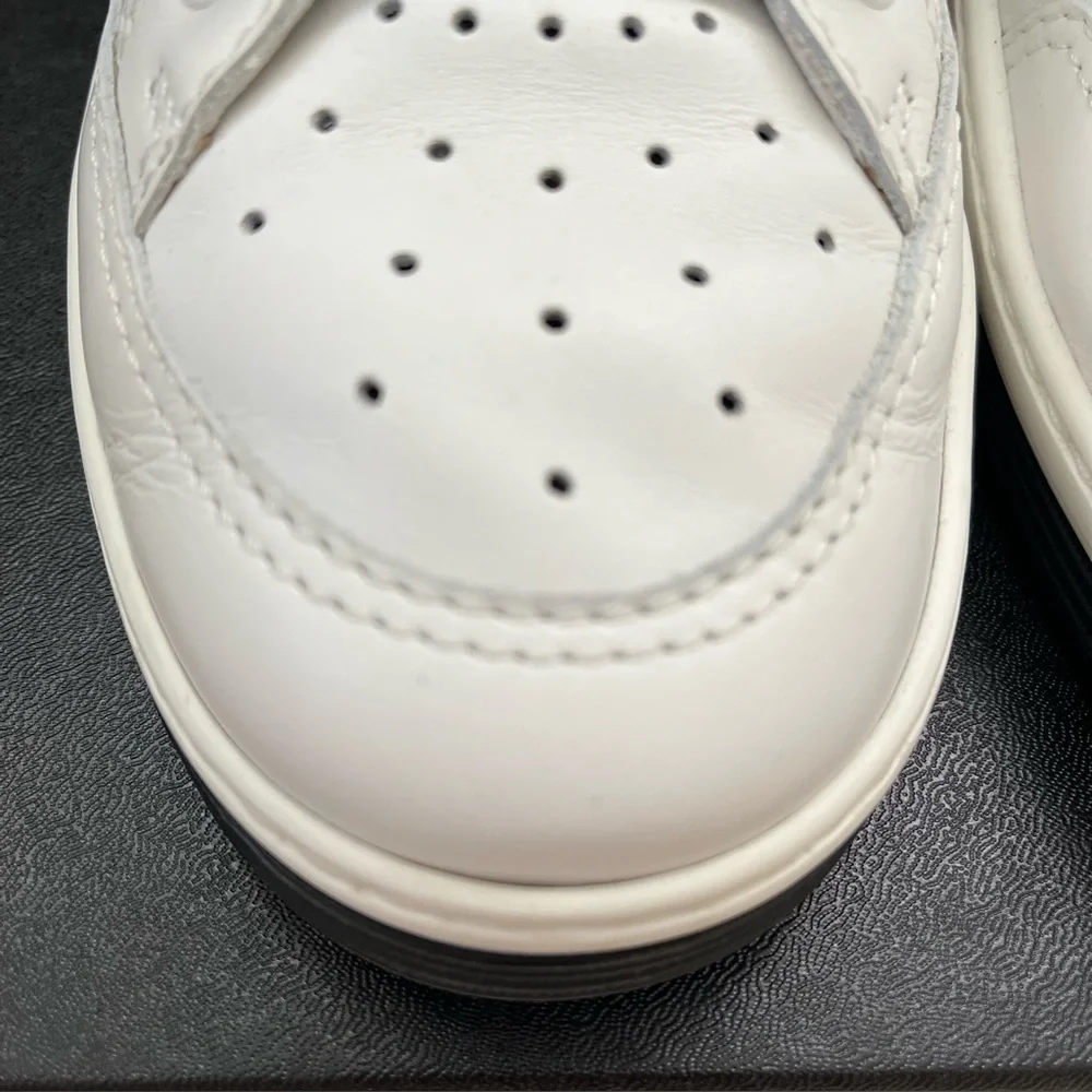 Chanel 20P Sneakers - White / Black - Size 38 (US 8) - Picture 6 of 16